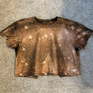 Vuori Women’s Sz L Sport Cropped T-Shirt with bleach-distressed And Opened Back